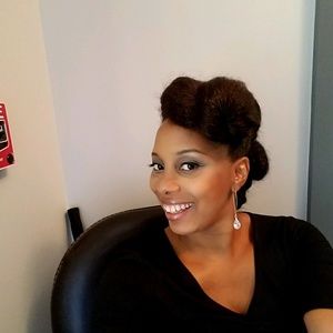 Meet your Posher, April